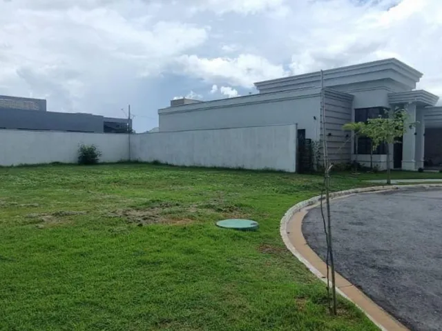 Terreno com 320m², à venda, no bairro Jardim Imperial em Cuiabá