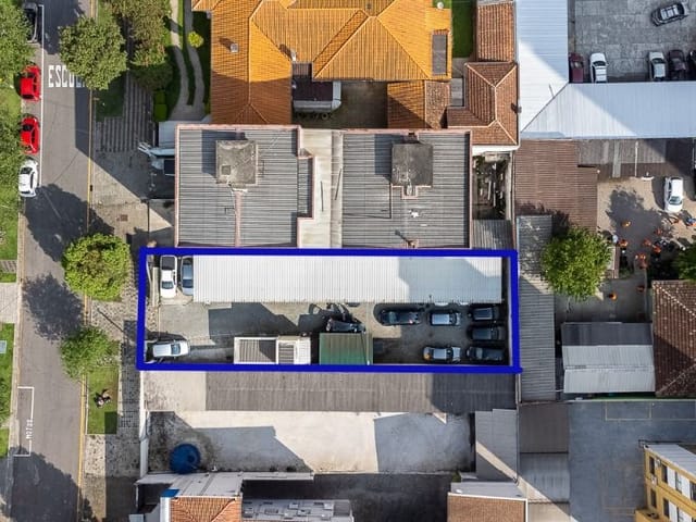 Terreno à venda, no bairro Centro em Curitiba