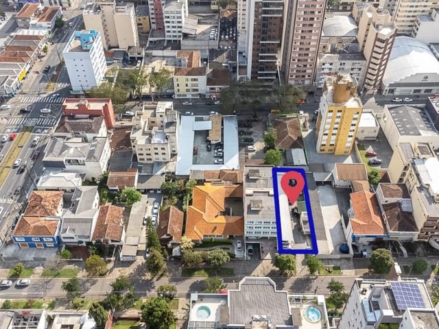 Terreno à venda, no bairro Centro em Curitiba
