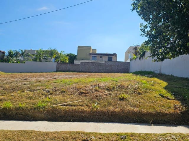 Terreno com 650m², à venda, no bairro Ribeirão do Lipa em Cuiabá