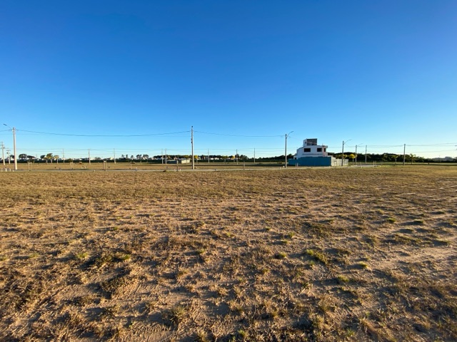 Terreno com 300m², à venda, no bairro Laranjal em Pelotas
