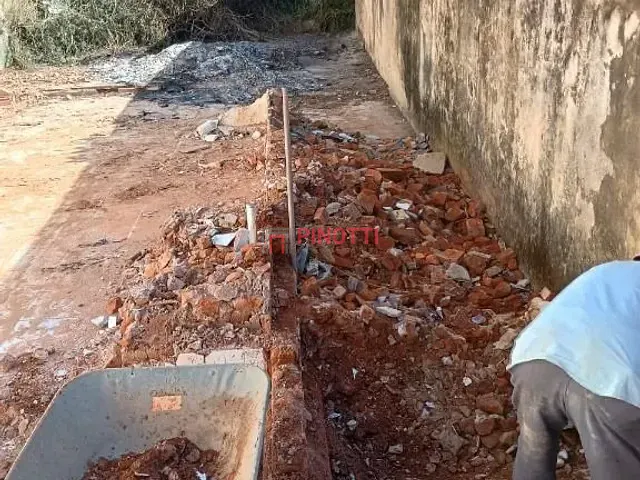 Terreno à venda, no bairro Jardim Jamaica em Santo André