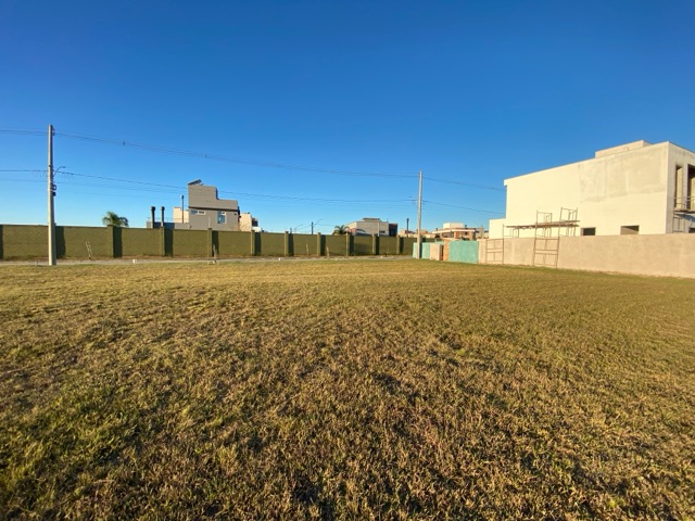 Terreno com 256m², à venda, no bairro Laranjal em Pelotas