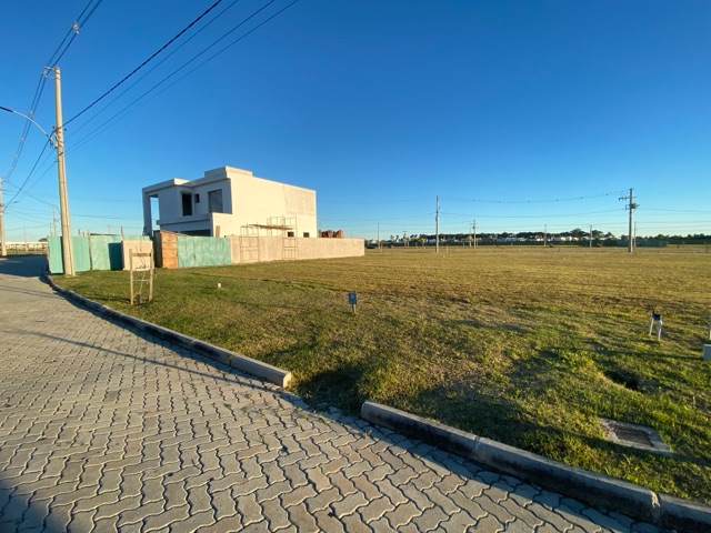 Terreno com 256m², à venda, no bairro Laranjal em Pelotas