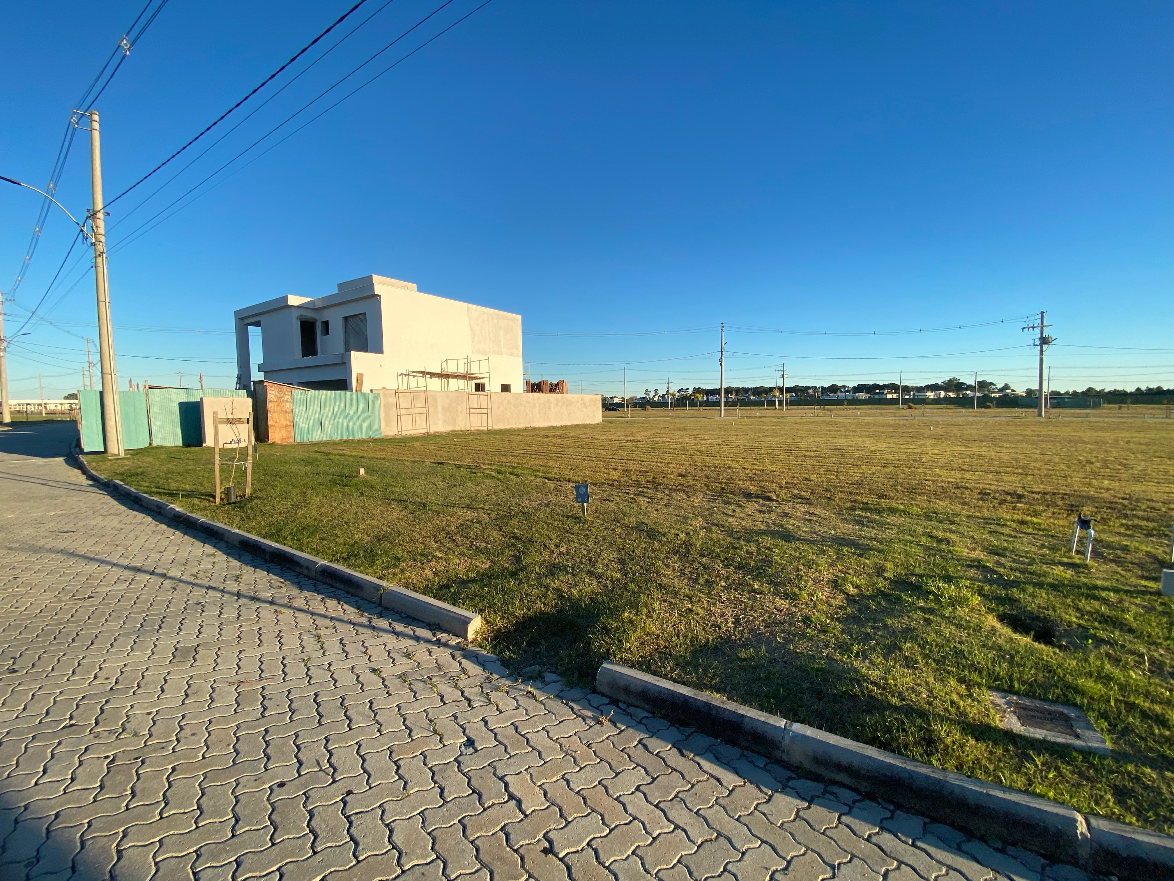 Terreno Cond. Riviera, com 255,83 m² à venda no Laranjal, Pelotas, RS.