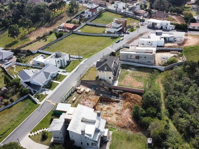 Terreno à venda, no bairro Vila Torres I em Campo Largo