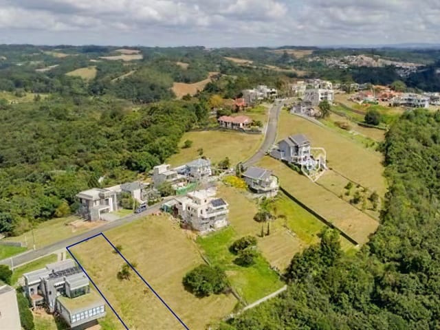 Terreno à venda, no bairro Vila Torres I em Campo Largo