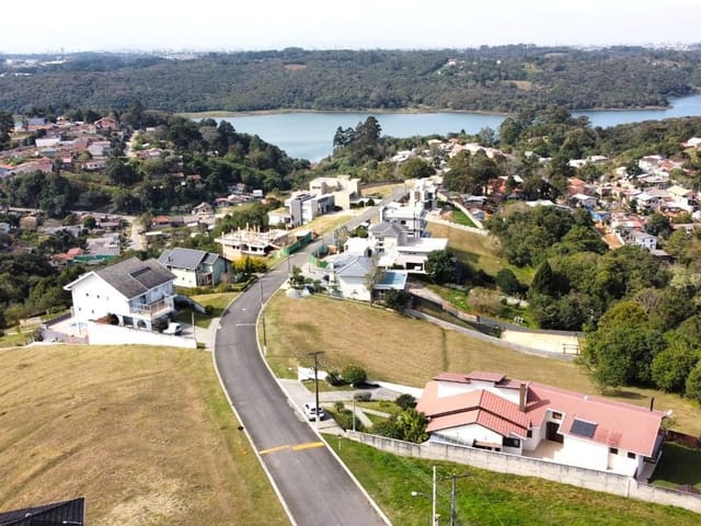 Terreno à venda, no bairro Vila Torres I em Campo Largo