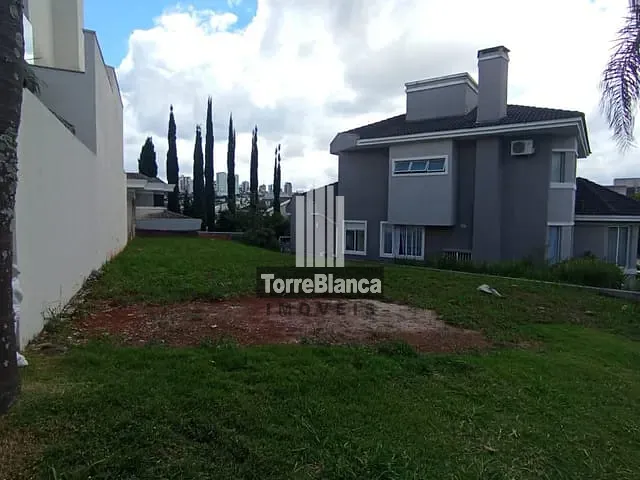Terreno com 300m², à venda, no bairro Oficinas em Ponta Grossa