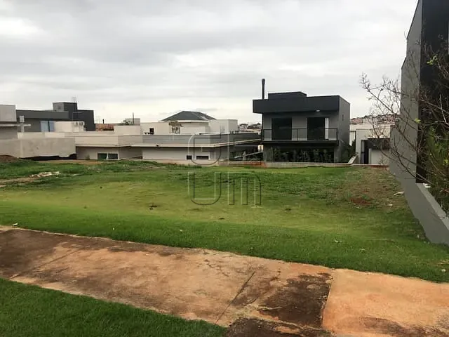 Terreno com 259m², à venda, no bairro Parque Tauá em Londrina
