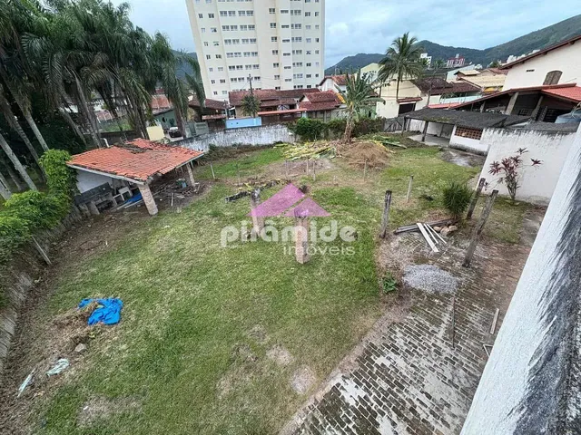 Terreno com 777m², à venda, no bairro Prainha em Caraguatatuba
