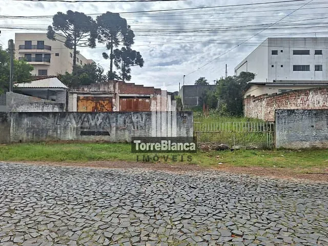 Terreno com 380m², à venda, no bairro Uvaranas em Ponta Grossa