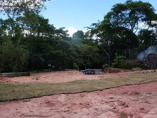 Terreno com 2635m², à venda, no bairro Chácara Vale do Rio Cotia em Carapicuíba