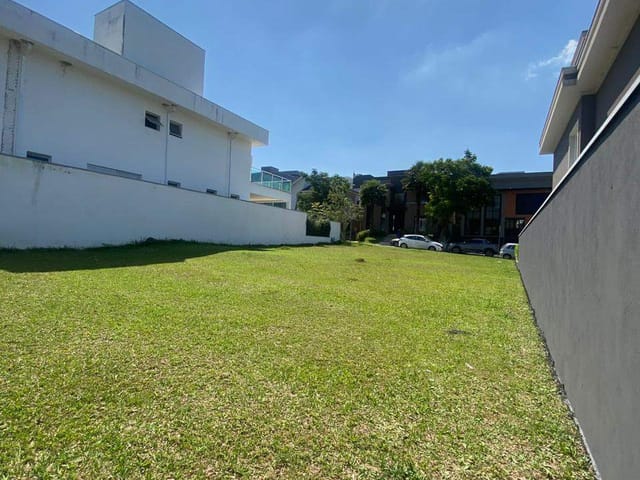 Terreno com 420m², à venda, no bairro Tamboré em Santana de Parnaíba
