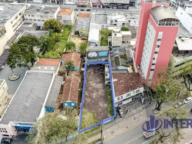 Terreno à venda, no bairro Novo Mundo em Curitiba