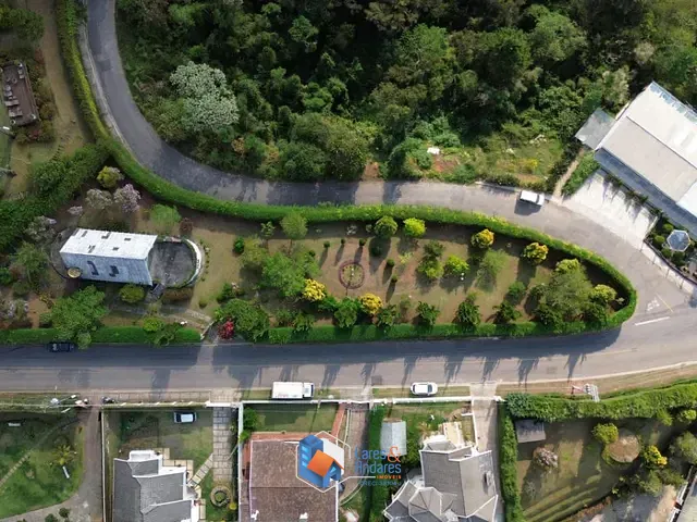 Terreno com 1700m² 1 quarto e 1 banheiro, à venda, no bairro Vila Capivari em Campos Do Jordão