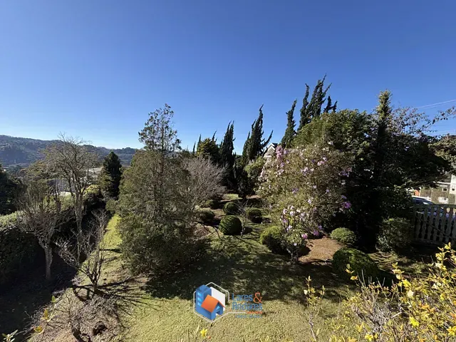 Terreno com 1700m² 1 quarto e 1 banheiro, à venda, no bairro Vila Capivari em Campos Do Jordão