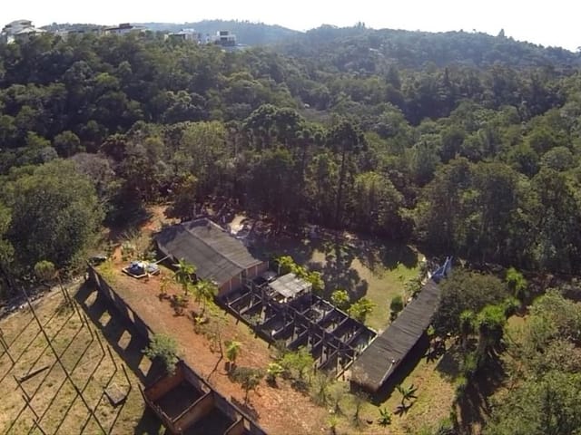 Terreno com 10000m², à venda, no bairro Chácara Jaguari (Fazendinha) em Santana de Parnaíba
