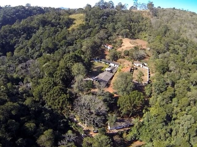 Terreno com 10000m², à venda, no bairro Chácara Jaguari (Fazendinha) em Santana de Parnaíba