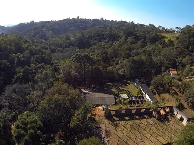 Terreno com 10000m², à venda, no bairro Chácara Jaguari (Fazendinha) em Santana de Parnaíba