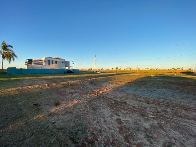 Terreno com 360m², à venda, no bairro Laranjal em Pelotas