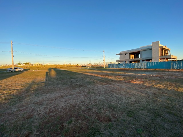 Terreno com 360m², à venda, no bairro Laranjal em Pelotas