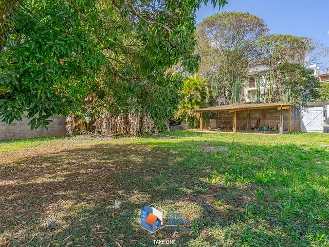 Terreno com 439m² 1 quarto e 1 banheiro, à venda, no bairro Vila Mutton em Itatiba