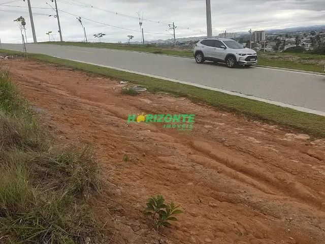 Terreno com 330m², à venda, no bairro Urbanova em São José dos Campos