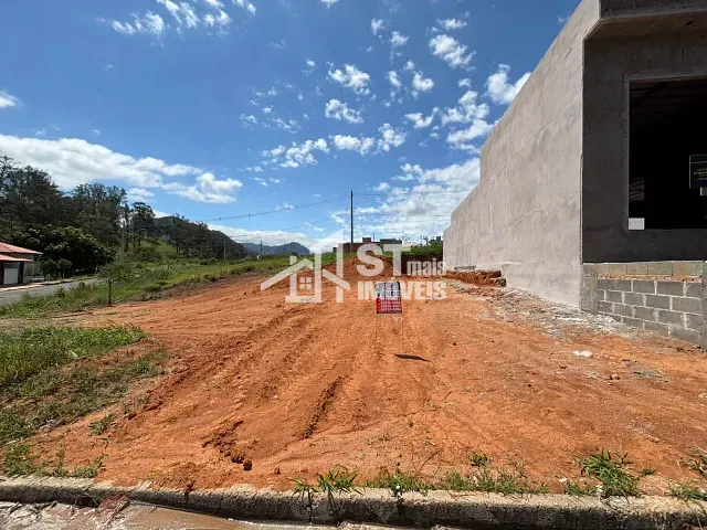 Terreno com 200m², à venda, no bairro Village em Andradas
