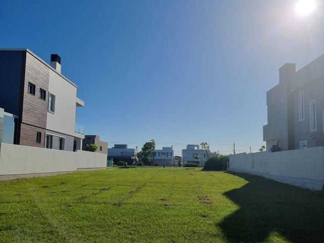 Terreno com 413m², à venda, no bairro Laranjal em Pelotas