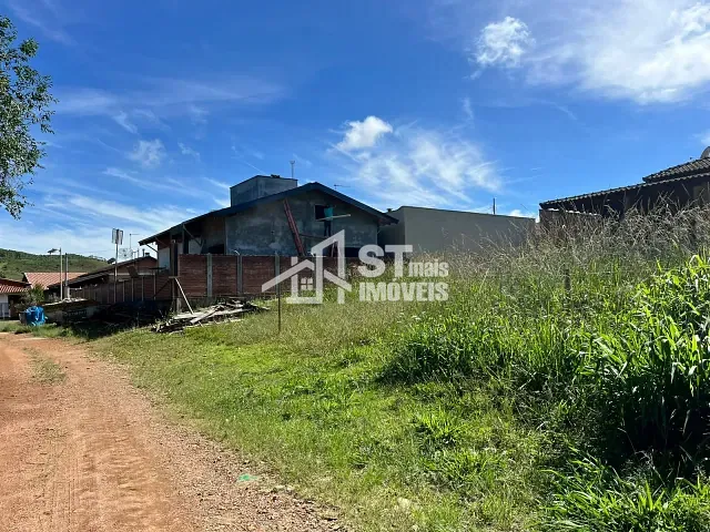 Terreno com 300m², à venda, no bairro Clube uva em Andradas