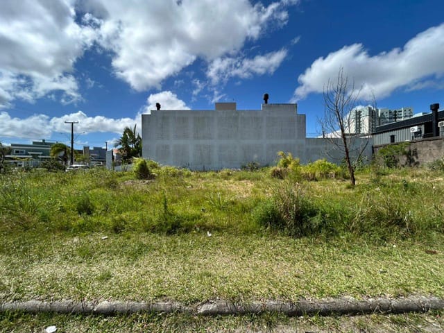 Terreno com 419m², à venda, no bairro Centro em Pelotas