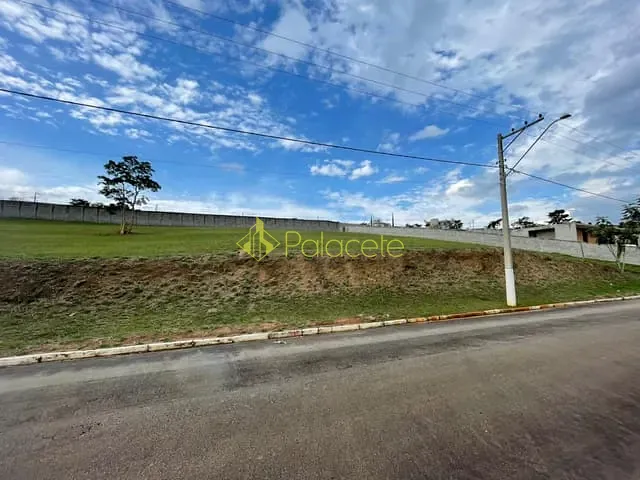 Terreno com 2070m², à venda, no bairro Chácaras Cataguá em Taubaté