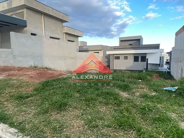 Terreno com 250m², à venda, no bairro Bairro da Floresta em São José dos Campos