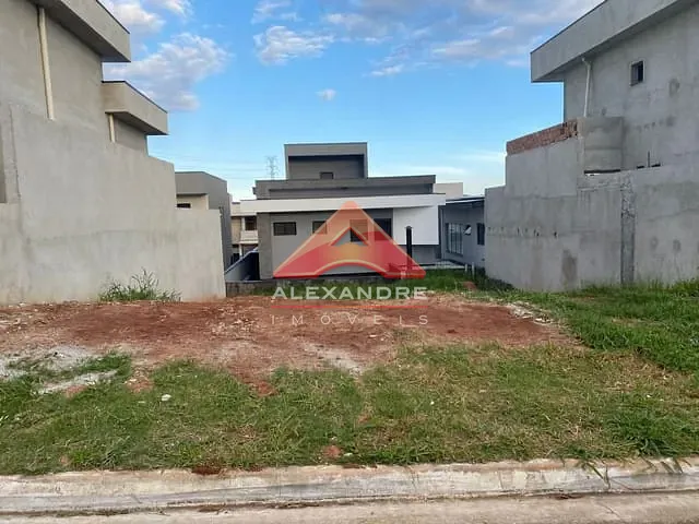 Terreno com 250m², à venda, no bairro Bairro da Floresta em São José dos Campos