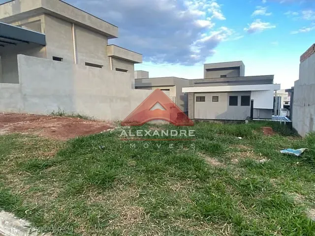 Terreno com 250m², à venda, no bairro Bairro da Floresta em São José dos Campos
