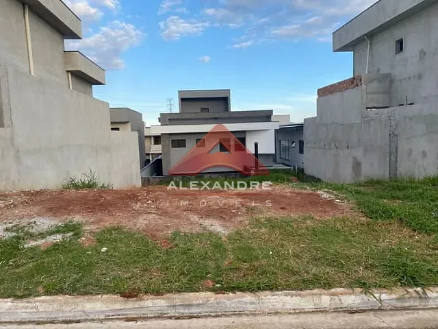 Terreno com 250m², à venda, no bairro Bairro da Floresta em São José dos Campos