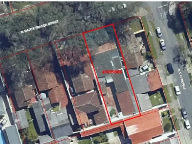Terreno com 456m² 4 quartos e 3 banheiros, à venda, no bairro Santa Quitéria em Curitiba