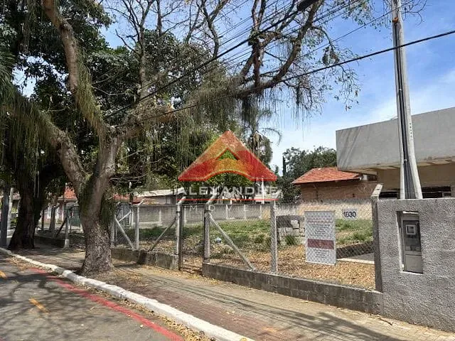 Terreno com 818m², à venda, no bairro Jardim Apolo em São José dos Campos