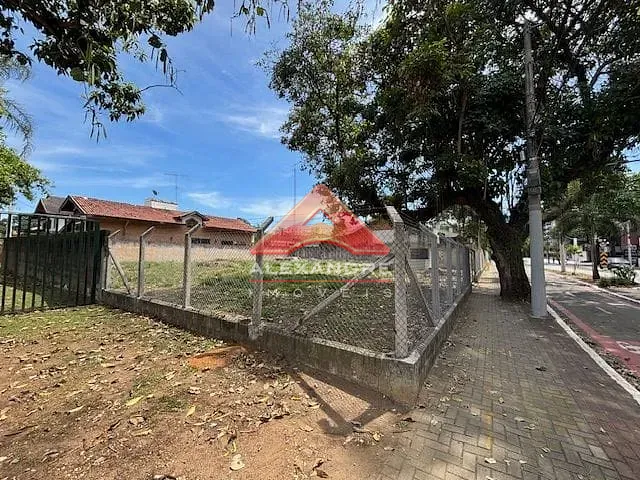Terreno com 818m², à venda, no bairro Jardim Apolo em São José dos Campos