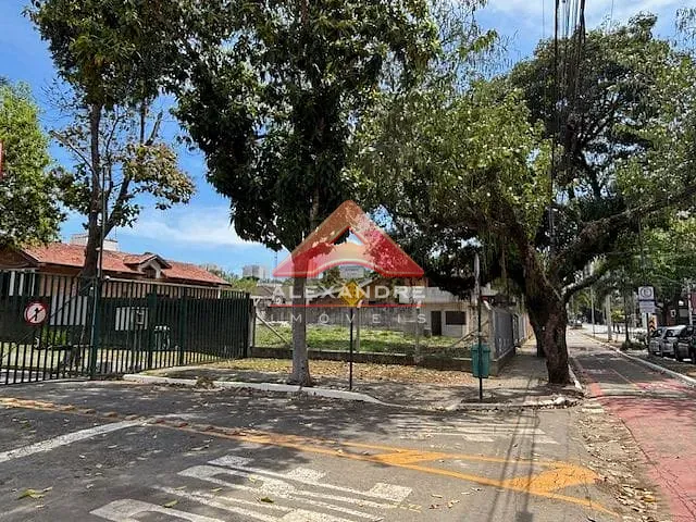 Terreno com 818m², à venda, no bairro Jardim Apolo em São José dos Campos