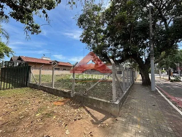 Terreno com 818m², à venda, no bairro Jardim Apolo em São José dos Campos