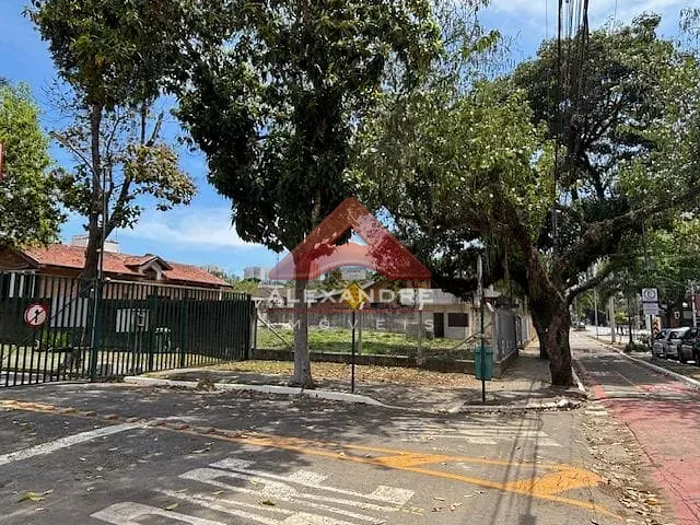 Terreno com 818m², à venda, no bairro Jardim Apolo em São José dos Campos