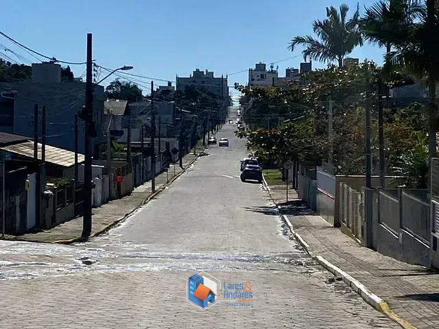 Terreno com 365m² 1 quarto e 1 banheiro, à venda, no bairro Bombas em Bombinhas