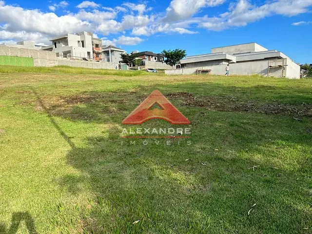 Terreno com 601m², à venda, no bairro Condomínio Residencial Colinas do Paratehy em São José dos Campos