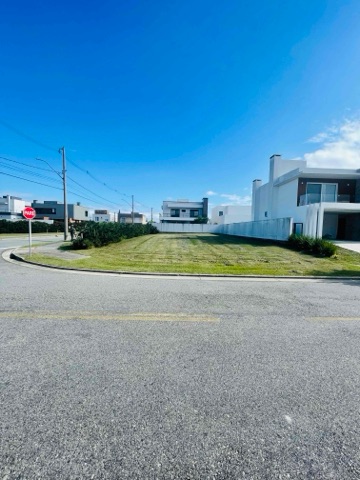 Terreno com 451m², à venda, no bairro Laranjal em Pelotas