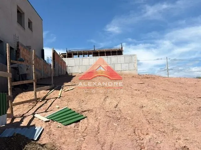 Terreno com 330m², à venda, no bairro São José dos Campos em São José dos Campos