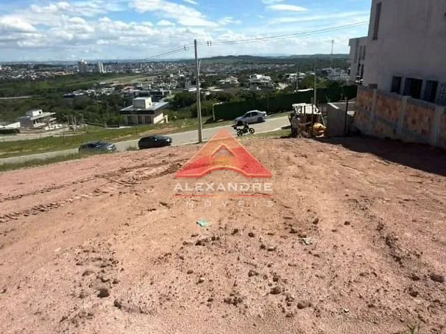 Terreno com 330m², à venda, no bairro São José dos Campos em São José dos Campos