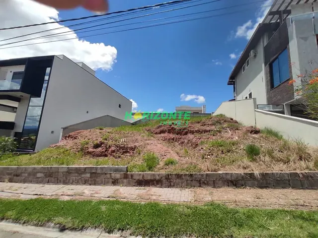 Terreno com 450m², à venda, no bairro Condomínio Residencial Jaguary em São José dos Campos