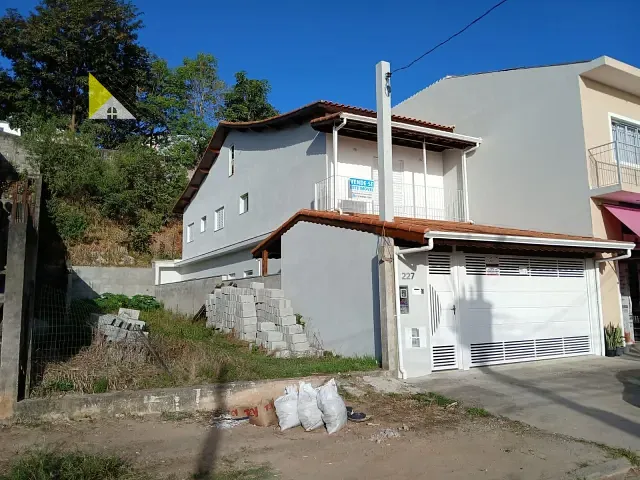 Terreno com 180m², à venda, no bairro Centro em Igaratá